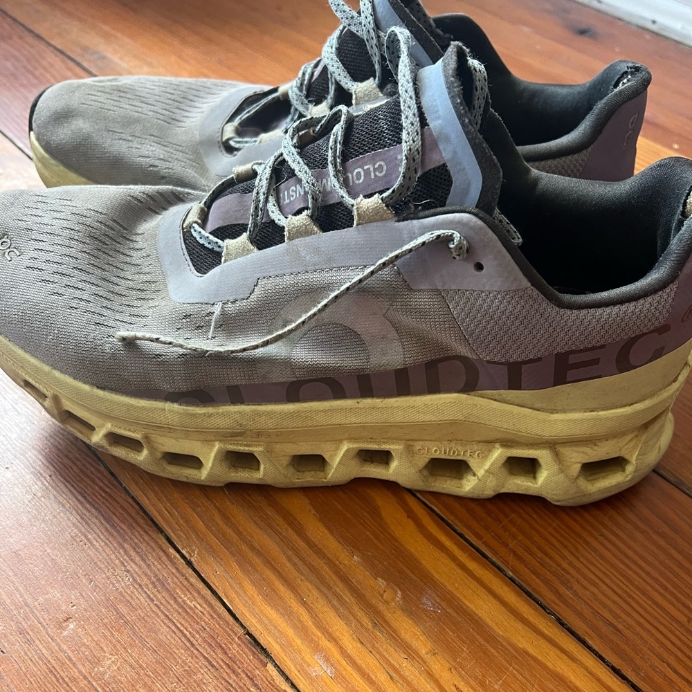 On Running Shoes Cloudmonster women’s size 10